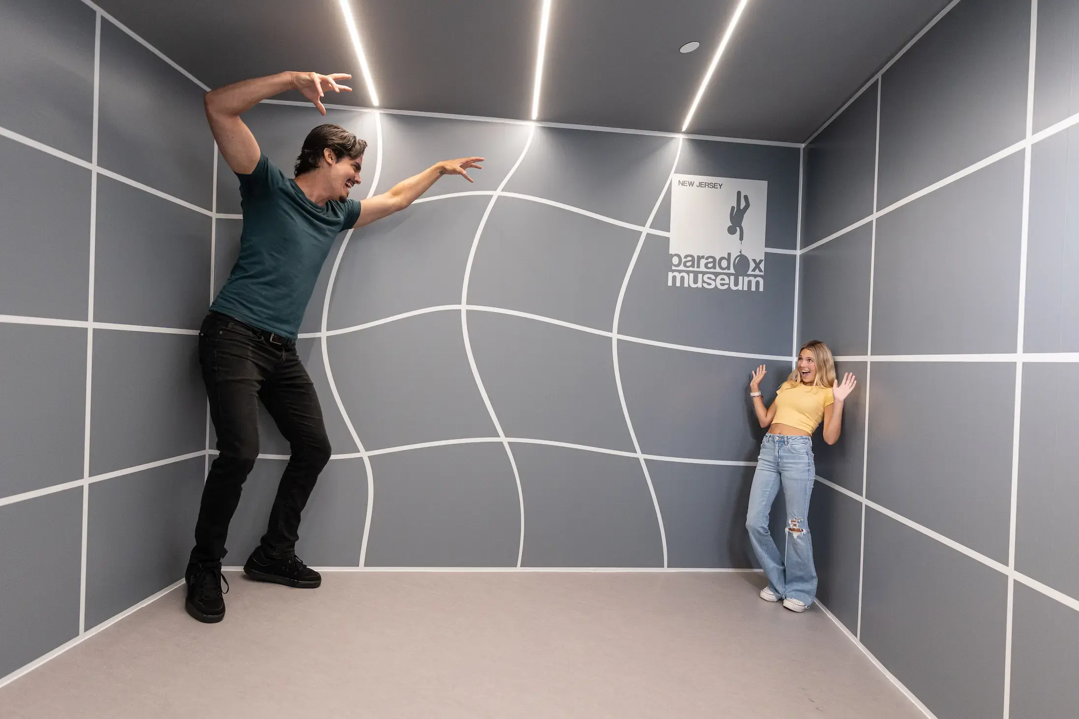 Paradox Museum / Ames Room